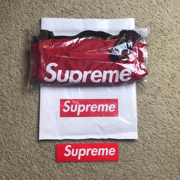 Supreme Handwarmer FW18 - Picture 2 of 4